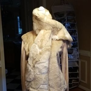 Bundle of 2 sweater and scarf